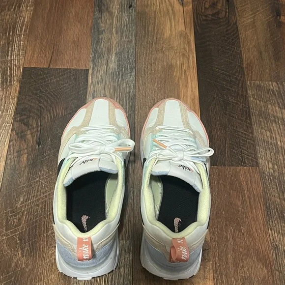 RETRO Pastel Nike Kids Pastel Sneakers - Picture 6 of 9